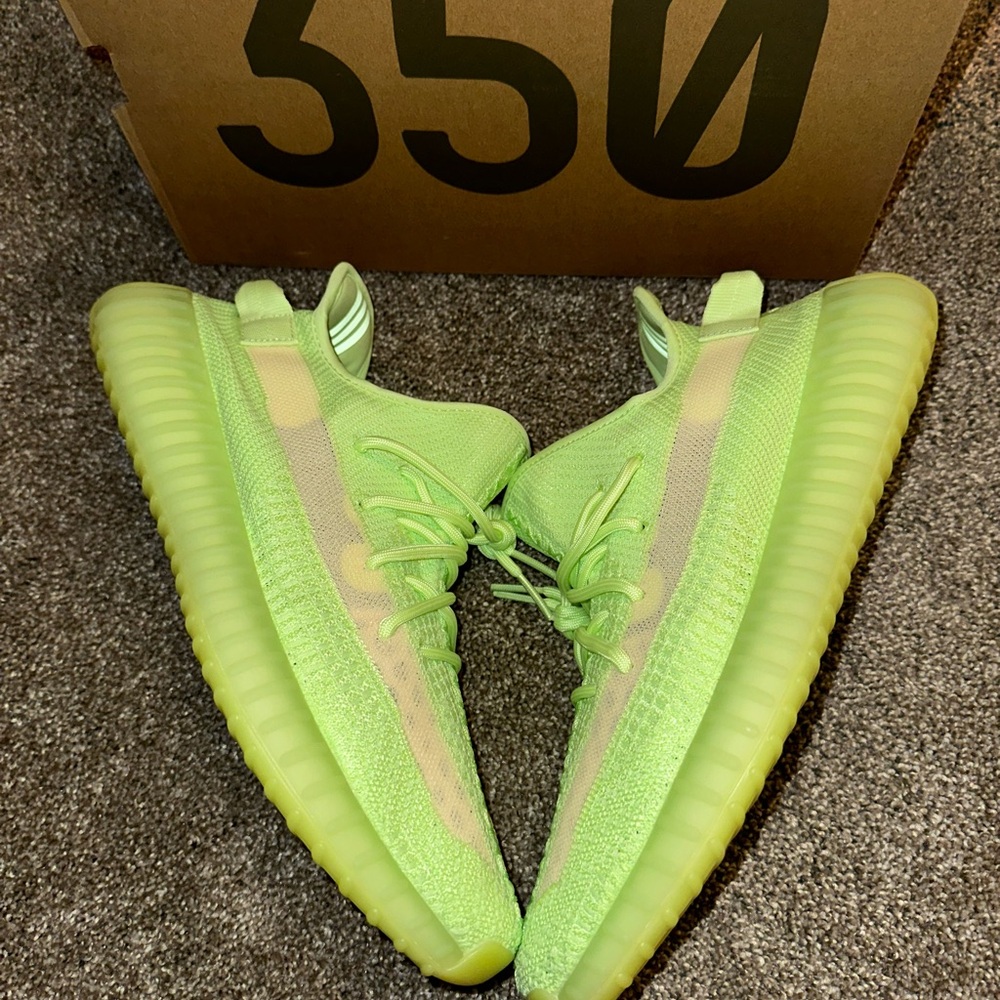 Never worn Adidas Yeezy Boost 350 V2 Neon Green Glow - Picture 3 of 5